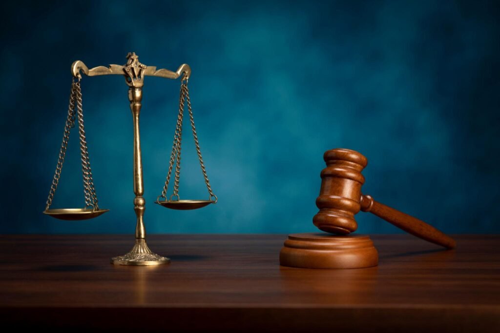 Boşanma davasında hâkimin takdir yetkisini temsil eden görsel